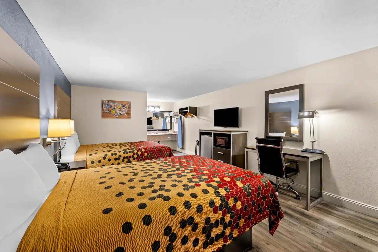 Double room at Econo Lodge Kingsport East with Double beds