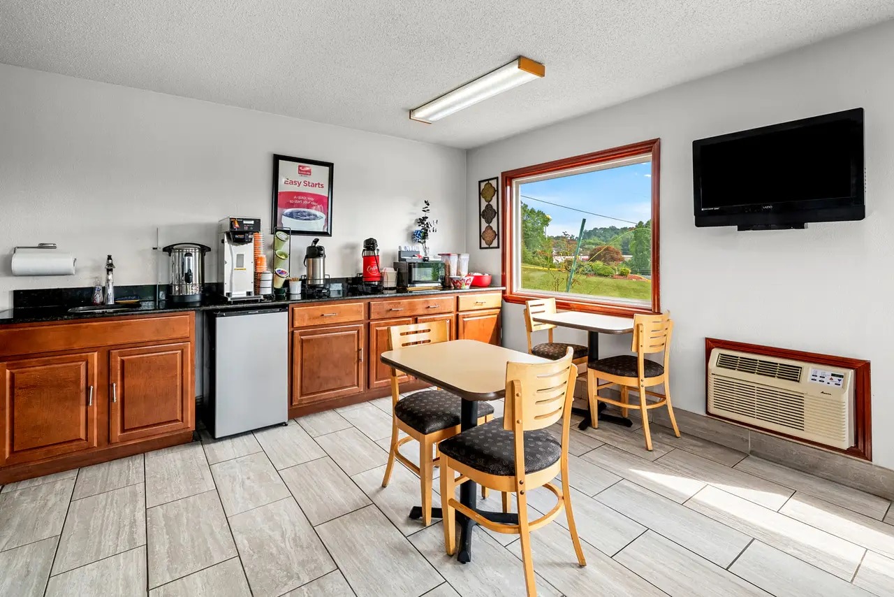 Breakfast of Econo Lodge Kingsport East