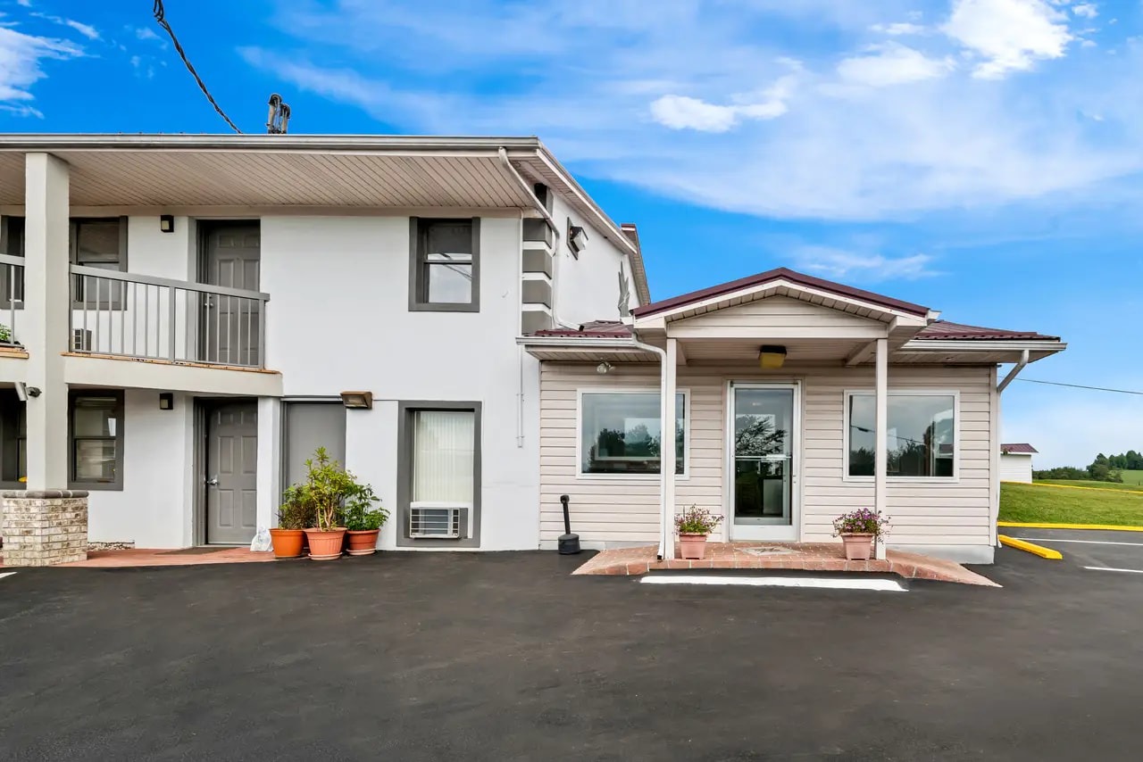 Exterior view of Econo Lodge Kingsport East in Texas